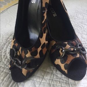 Chico’s leopard print leather pumps sz8